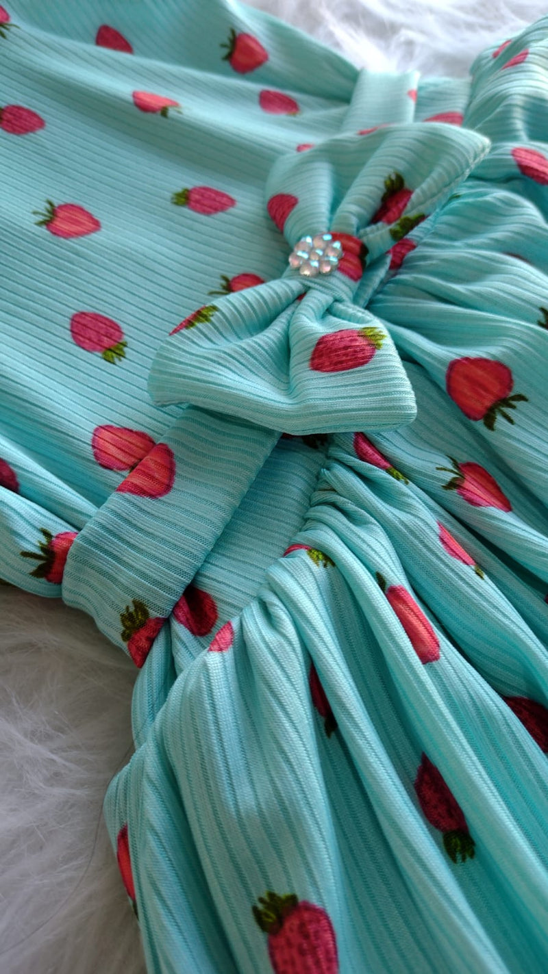 Vestido Infantil Com Dupla Saia Ondulada Elegância em Dose Dupla!