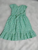 Vestido infantil com estampa de pequenas flores